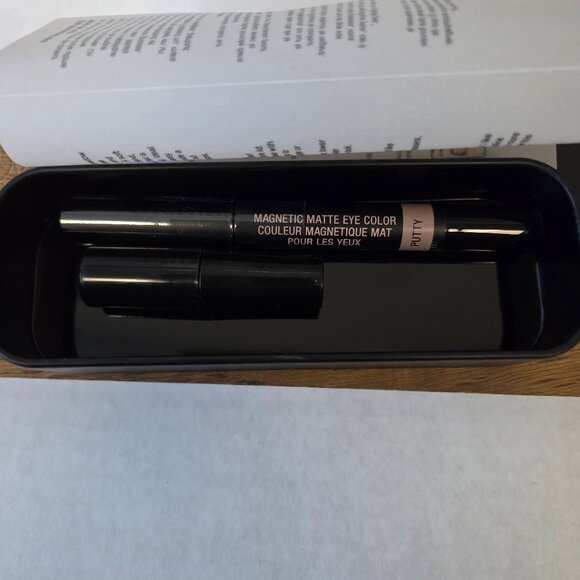 Nudestix Magnetic Matte Creamy Eye Color in Putty .New in Tin with Sharpener. - Picture 5 of 8